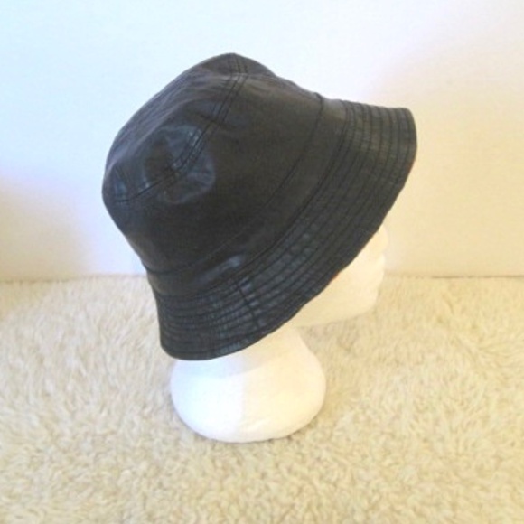 Reversible Check Fleece Bucket Hat - Picture 6 of 7